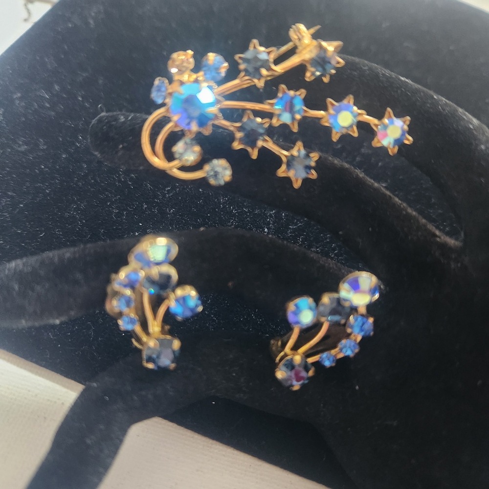 Vintage Blue Aurora Borealis‎ Shooting Star Brooch and Clip On Earrings Set